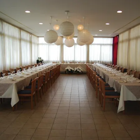 Otel Cavalieri Del Tau 3*